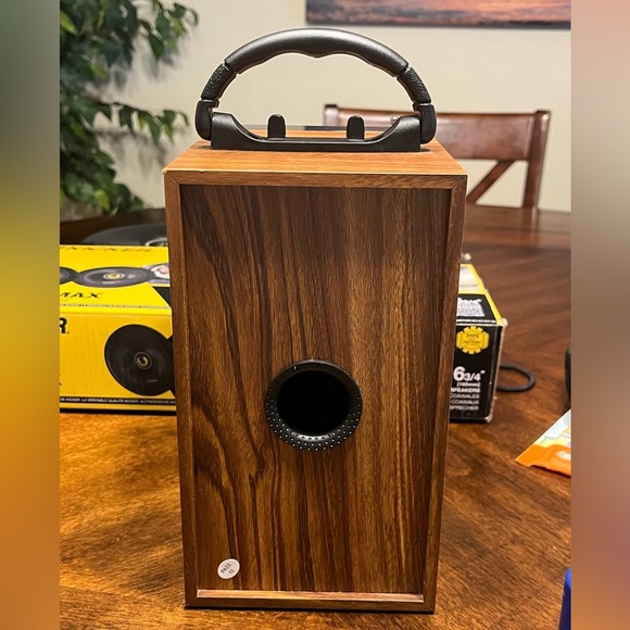 DinDin Bluetooth Portable Speaker 30W - Picture 6 of 9